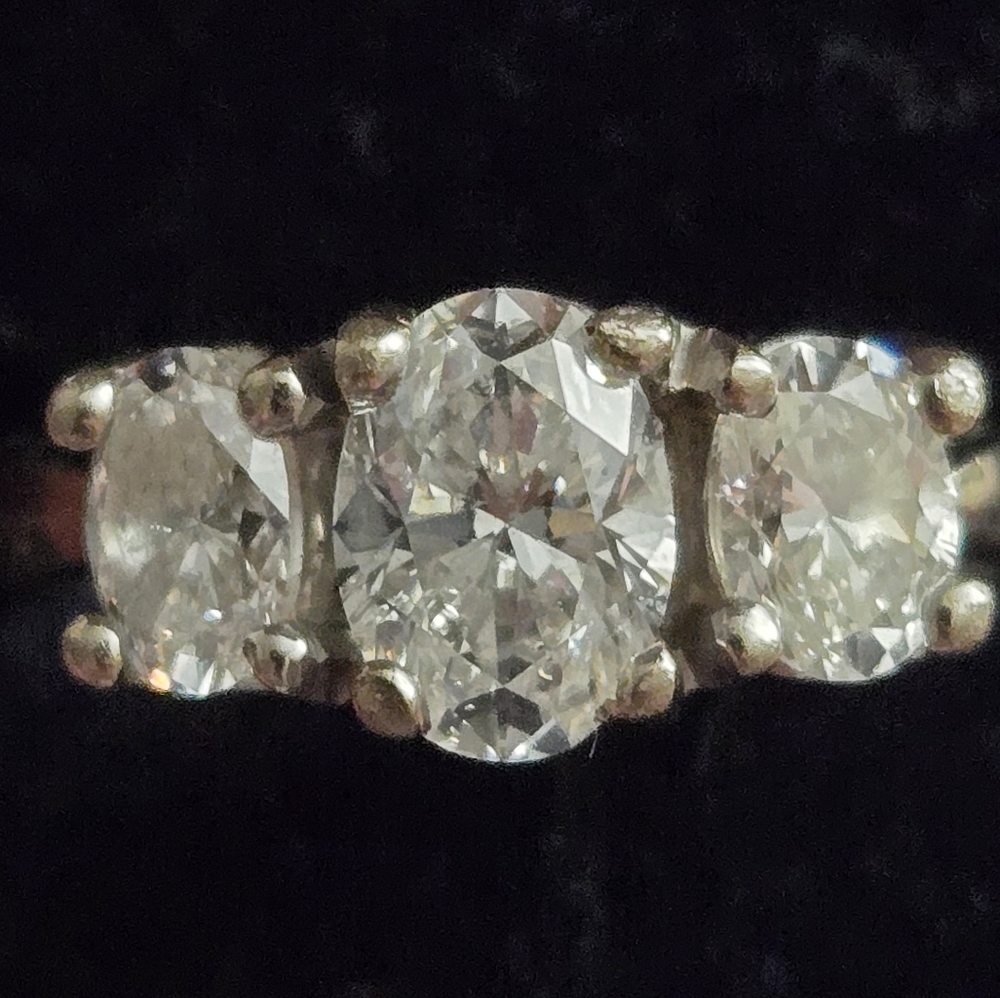 3 Stone Genuine Diamond Ring - Picture 6 of 9